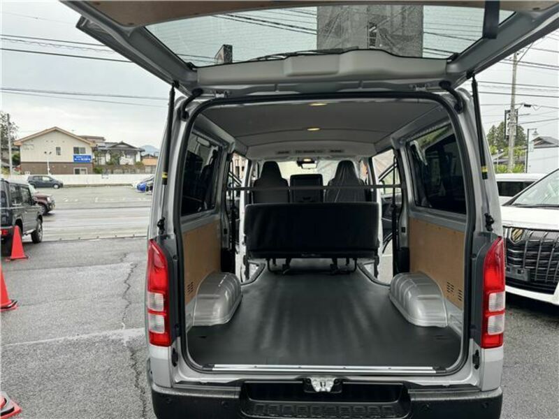 HIACE VAN-28