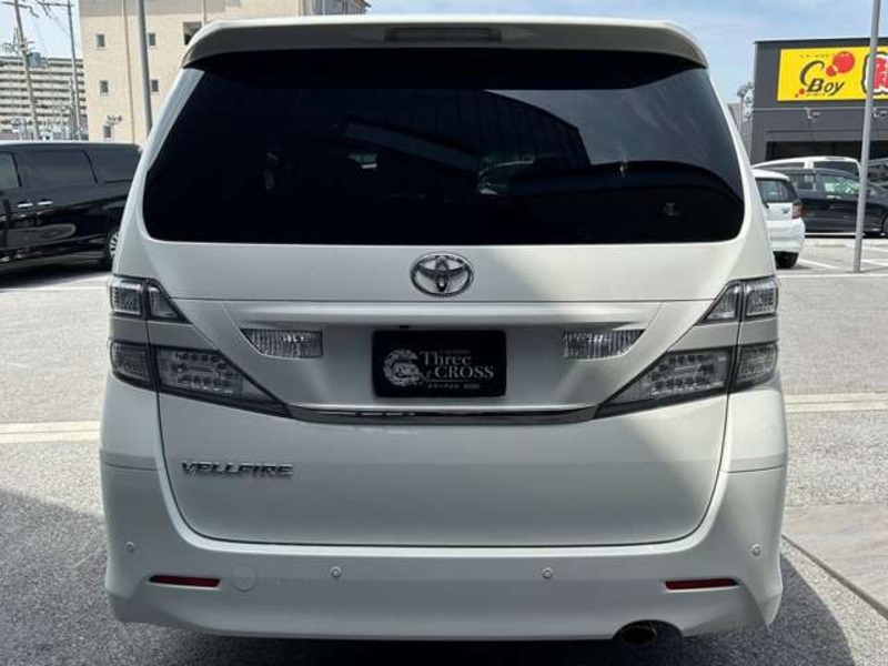 VELLFIRE-12