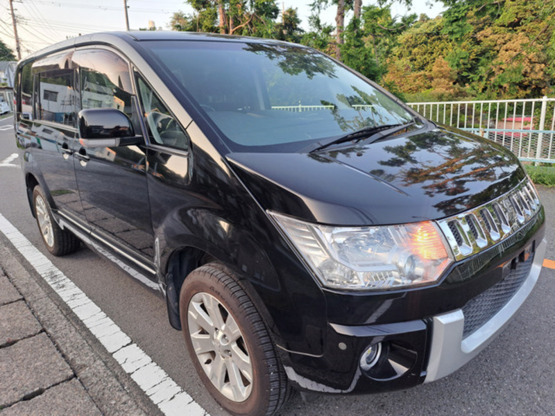 MITSUBISHI　DELICA D5