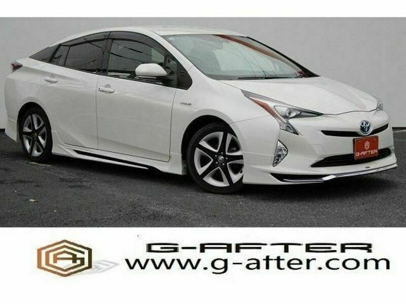 TOYOTA　PRIUS