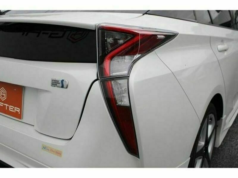 PRIUS-11