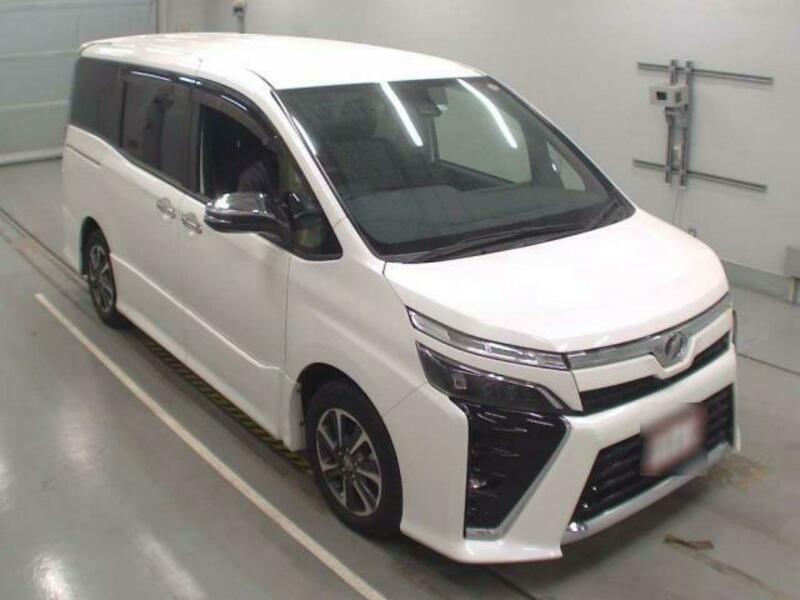 TOYOTA　VOXY