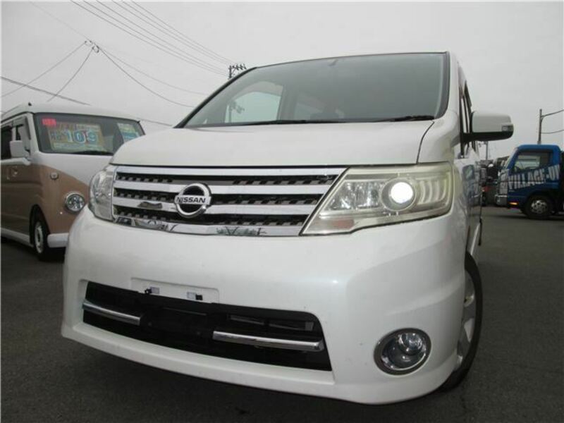 NISSAN　SERENA