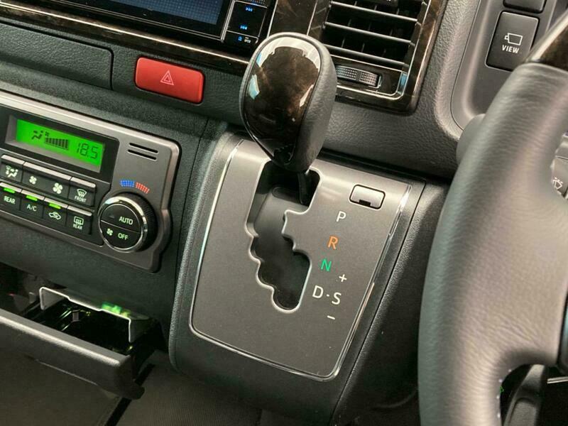 HIACE VAN
