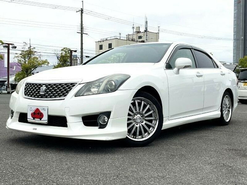 TOYOTA　CROWN