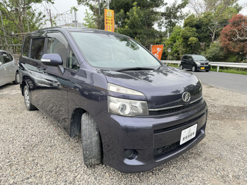 TOYOTA　VOXY