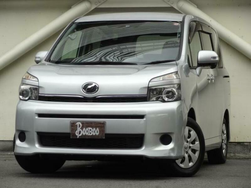 TOYOTA　VOXY