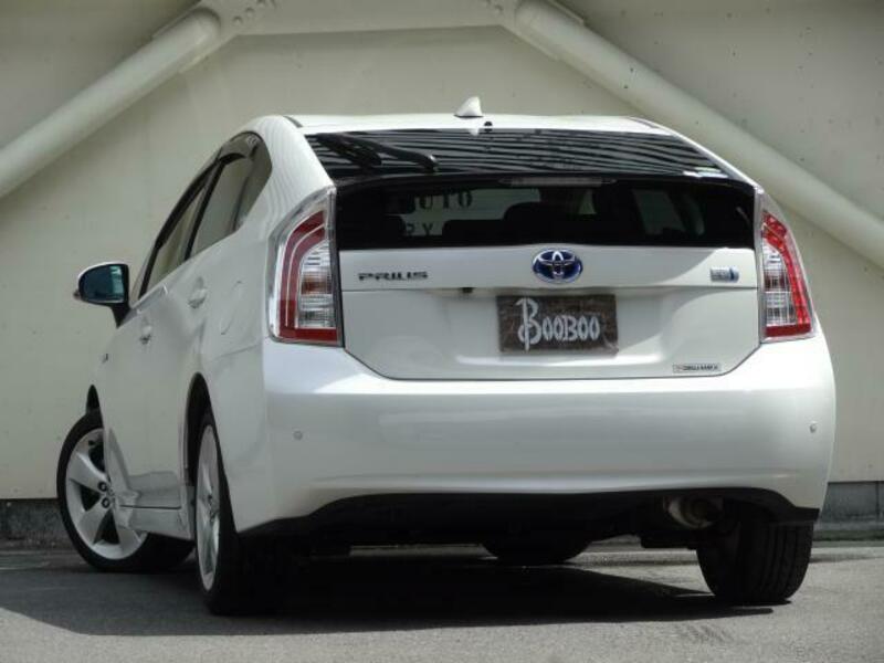 PRIUS-4