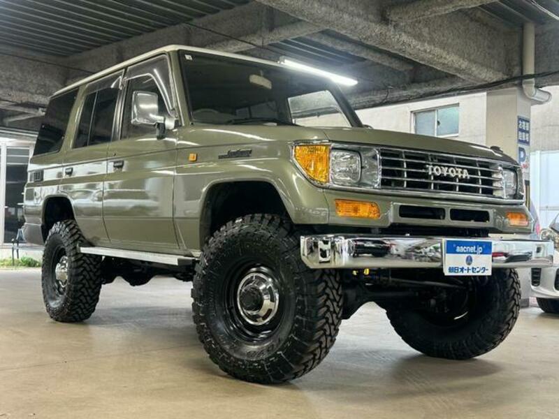 TOYOTA　LAND CRUISER PRADO