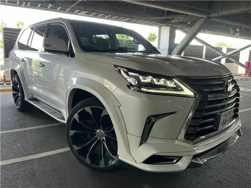 LEXUS　LX