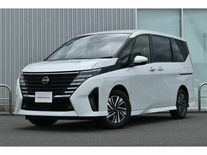 NISSAN　SERENA