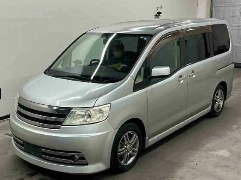 NISSAN　SERENA