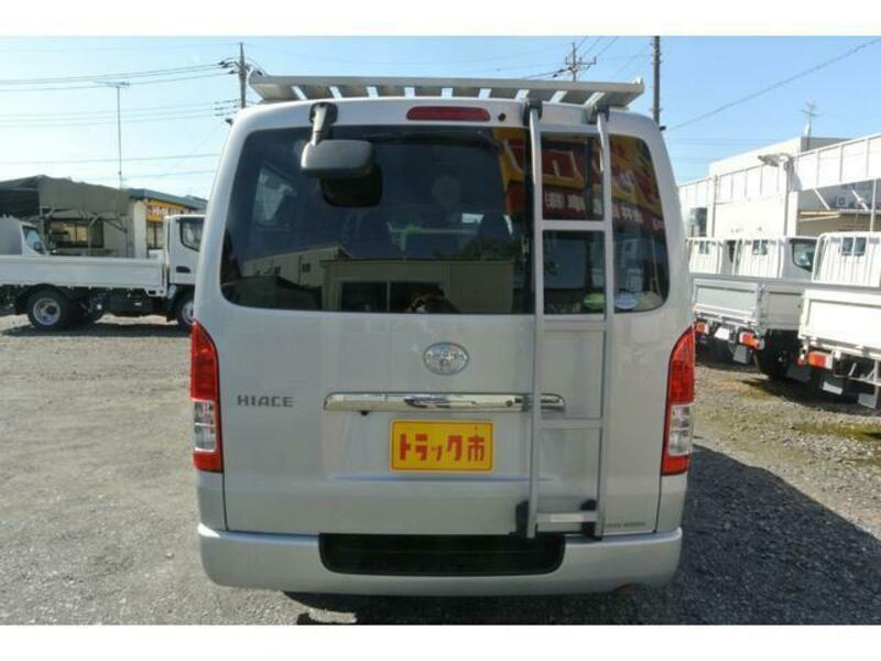 HIACE VAN-11