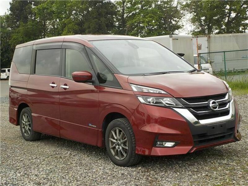 NISSAN　SERENA