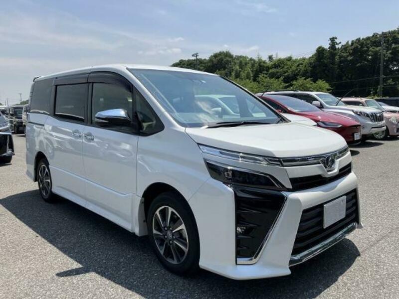 Used 2018 TOYOTA VOXY DBA-ZRR80W | SBI Motor Japan