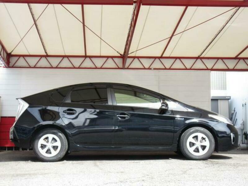 PRIUS-16