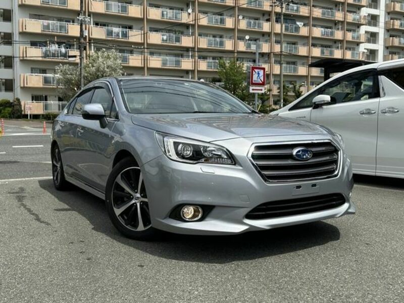 SUBARU　LEGACY B4