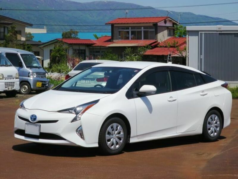 TOYOTA　PRIUS