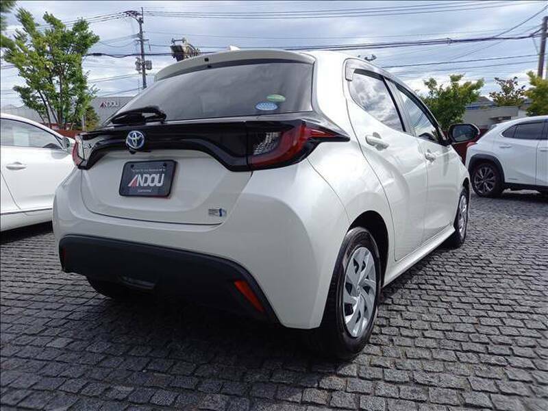 YARIS-8