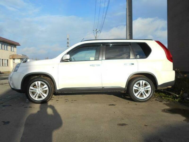 X-TRAIL