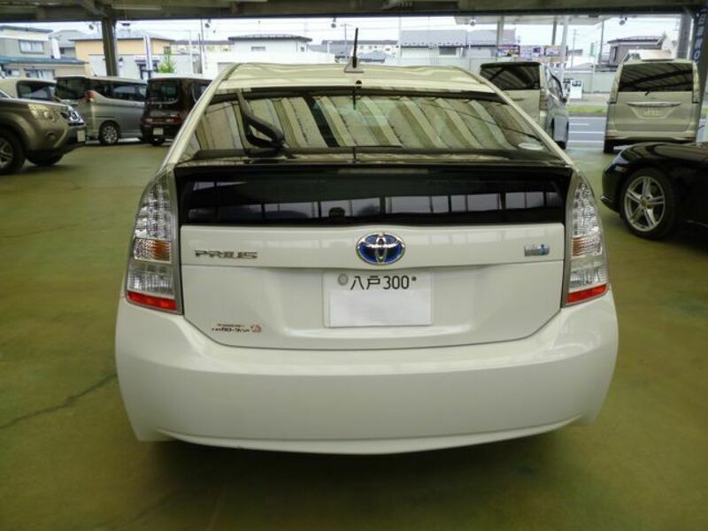 PRIUS-4