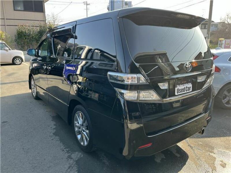 VELLFIRE-1