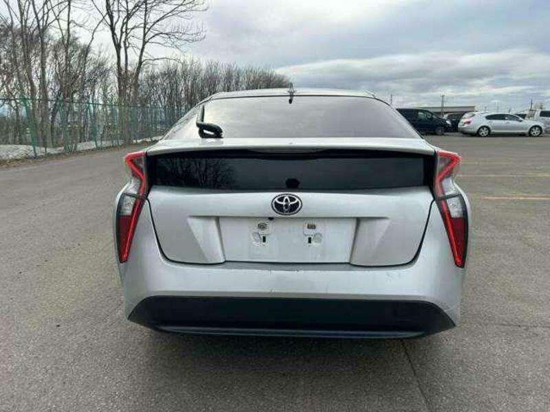 PRIUS-9