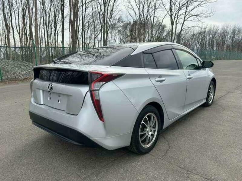 PRIUS-11