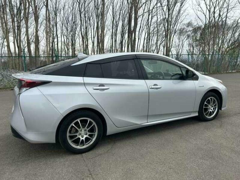 PRIUS-12