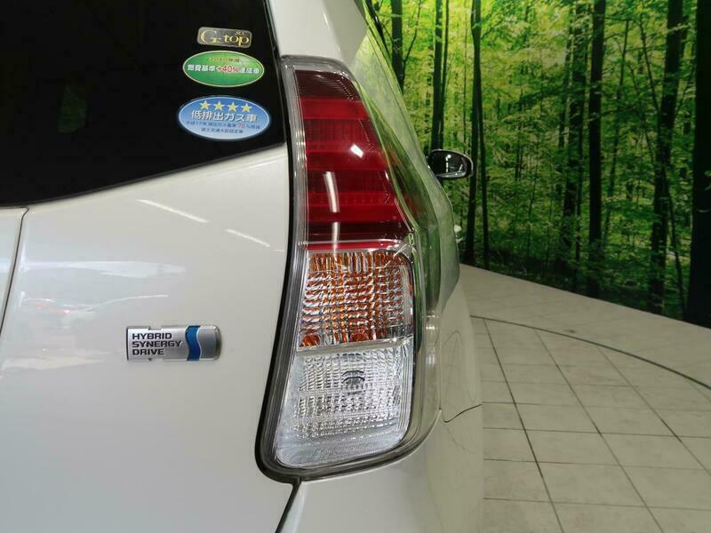 PRIUS ALPHA