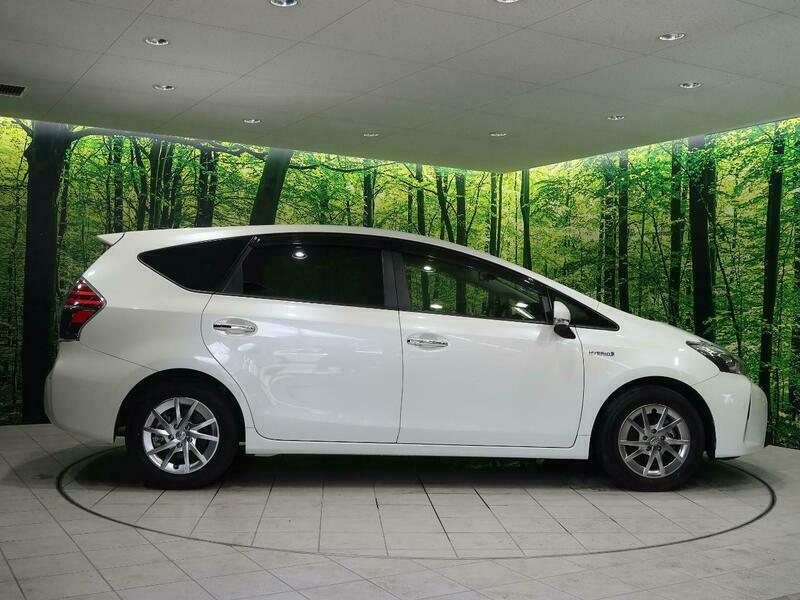 PRIUS ALPHA