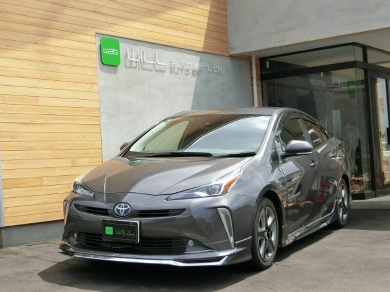 TOYOTA　PRIUS