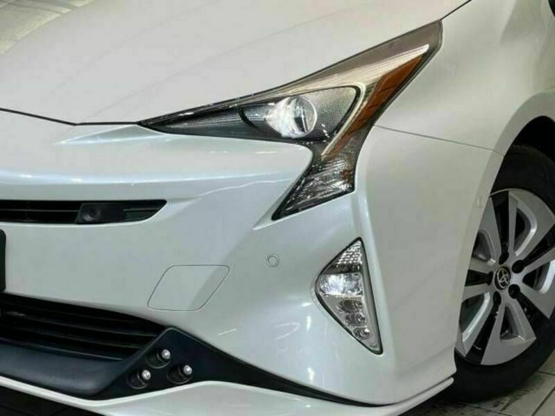 PRIUS-12