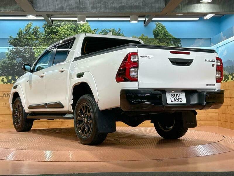 HILUX-11