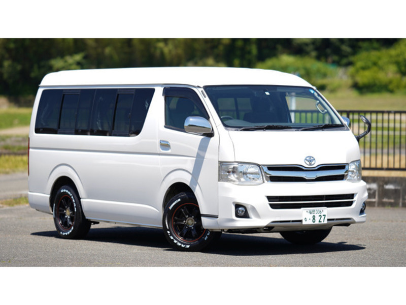 TOYOTA　HIACE