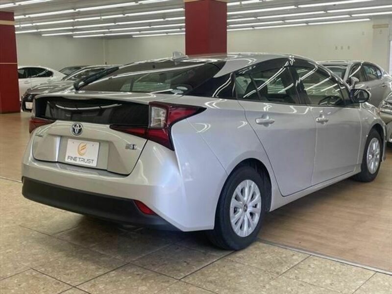 PRIUS-4