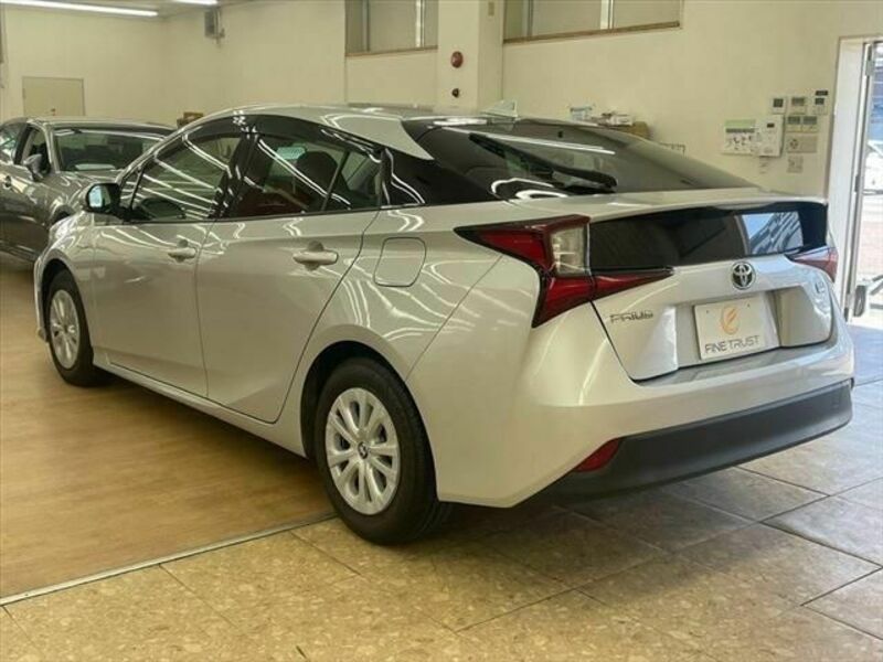 PRIUS-6