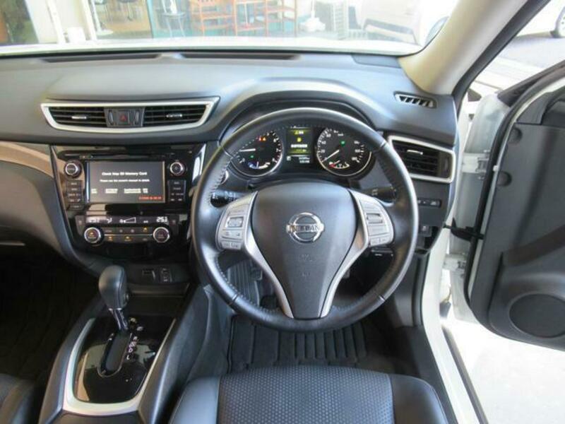 X-TRAIL