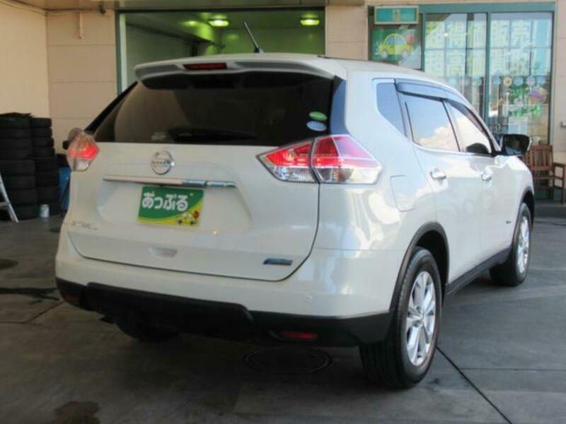 X-TRAIL