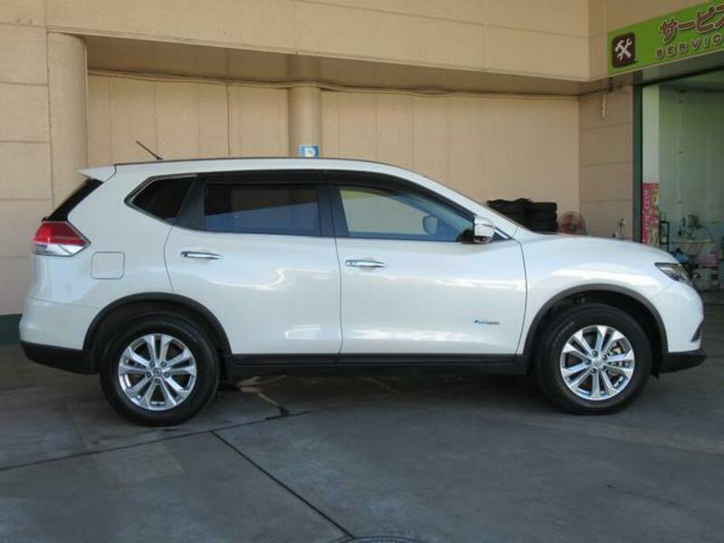 X-TRAIL