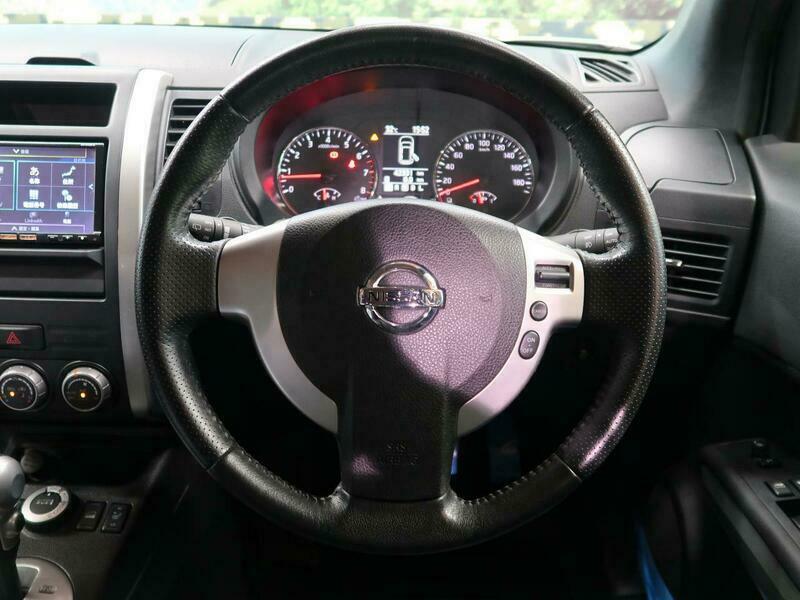 X-TRAIL