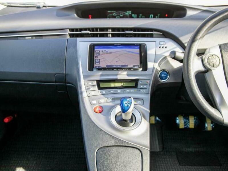 PRIUS-18