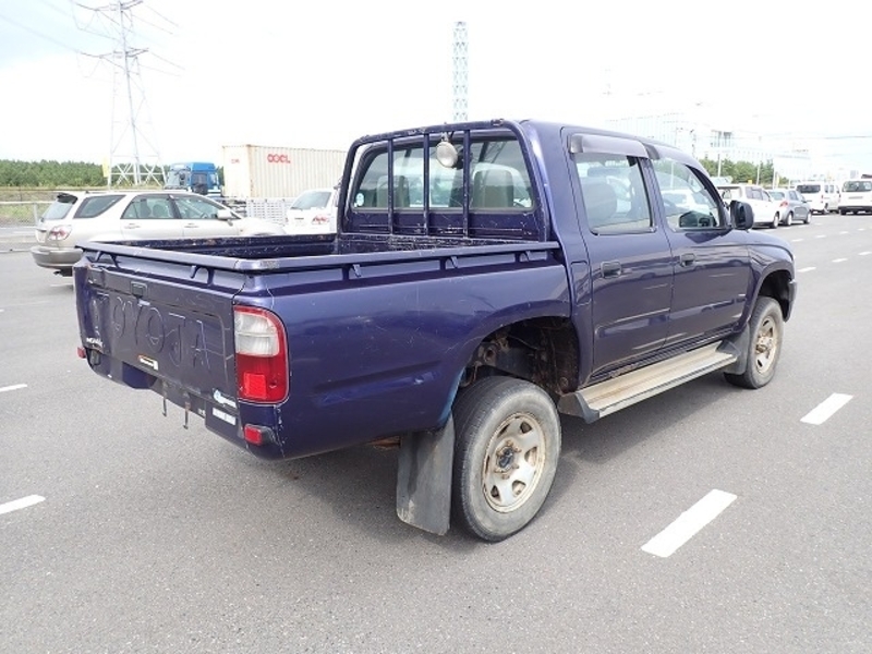 HILUX-11