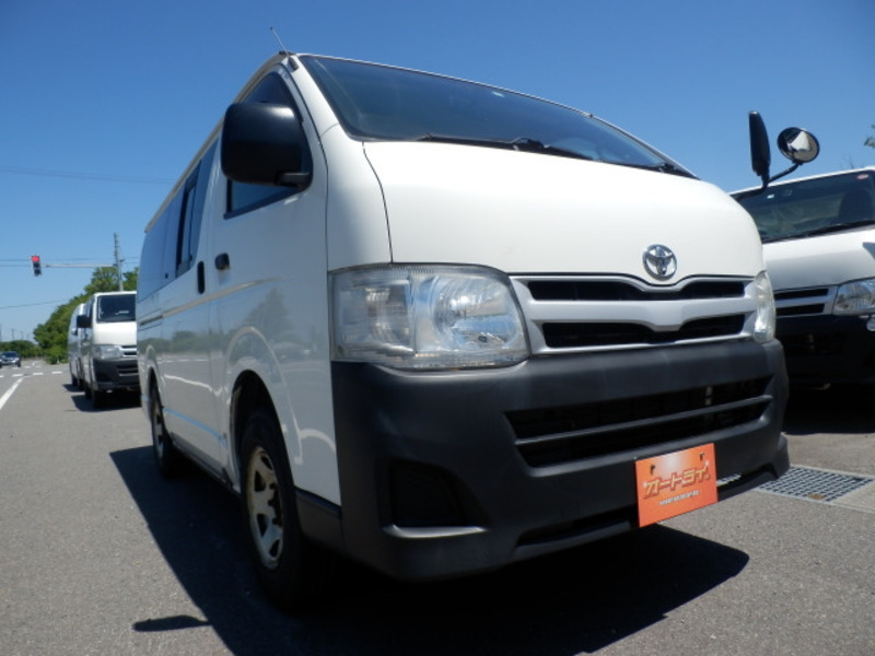 HIACE VAN-11