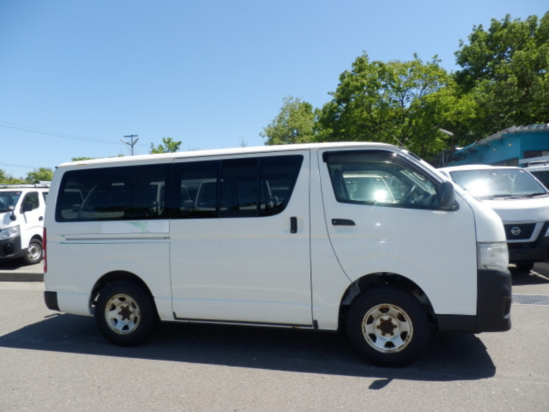 HIACE VAN-13