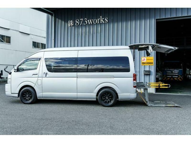 HIACE VAN-11