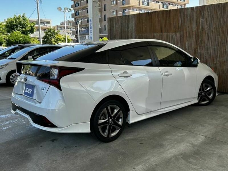 PRIUS-1