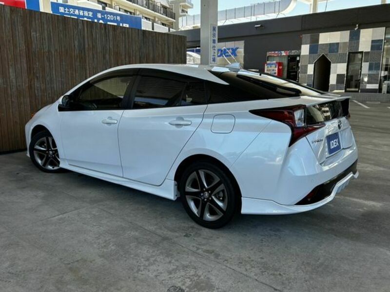 PRIUS-8