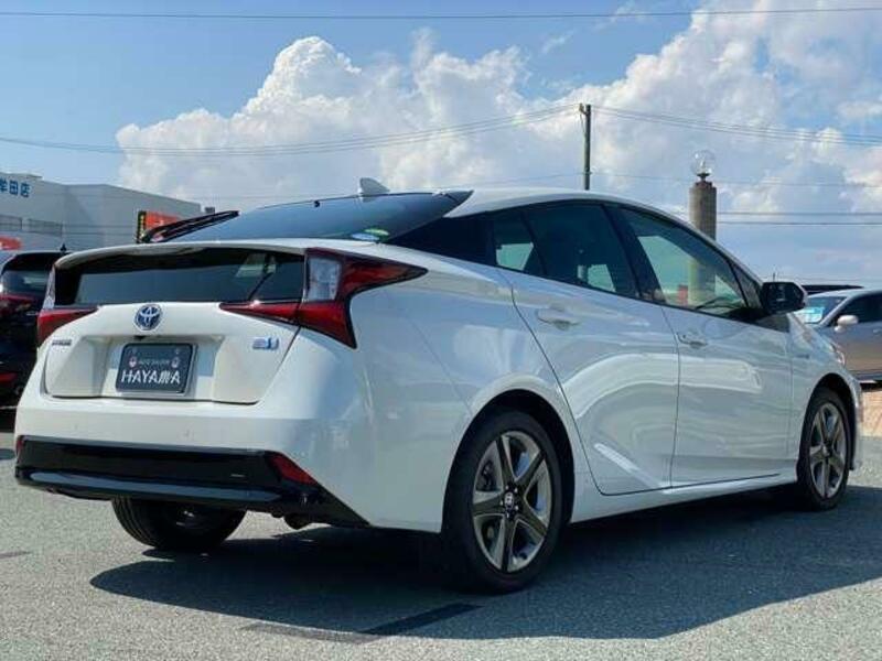 PRIUS-4