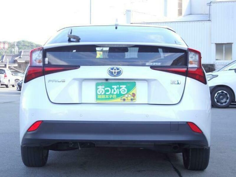 PRIUS-4